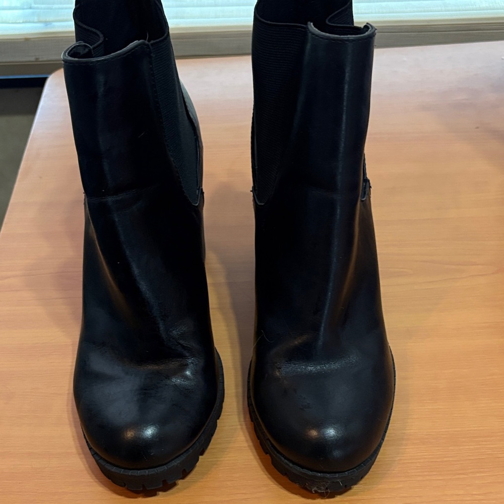 Soda Brand Black Ankle Boots Size 8 EUC